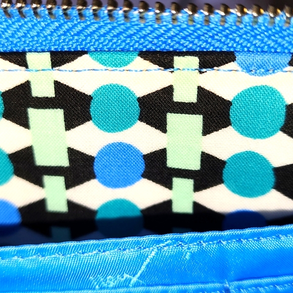 NWOT Vera Bradley Coastal Blue faux leather accordion wallet - Picture 4 of 8